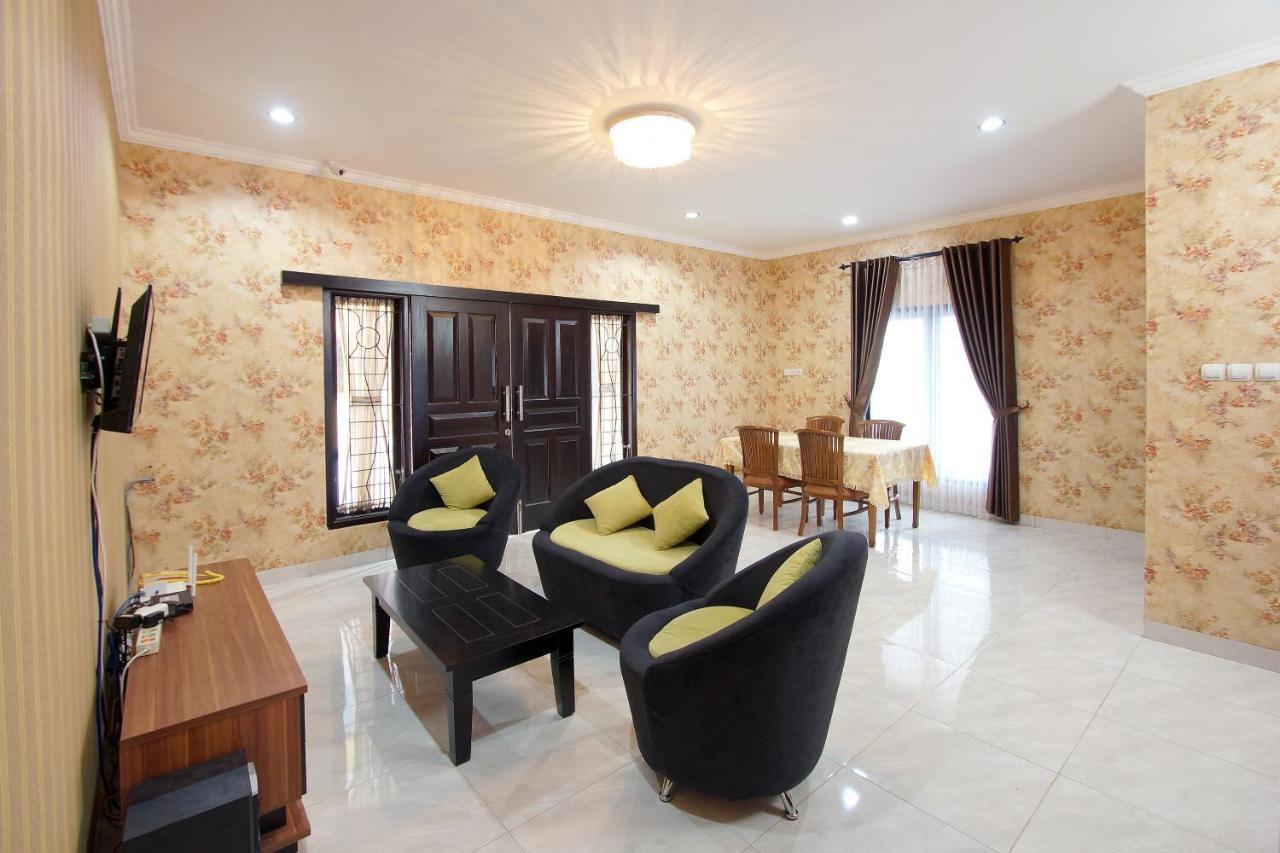 Oyo 347 Bayang Brothers Guest House Maguwo Екстер'єр фото