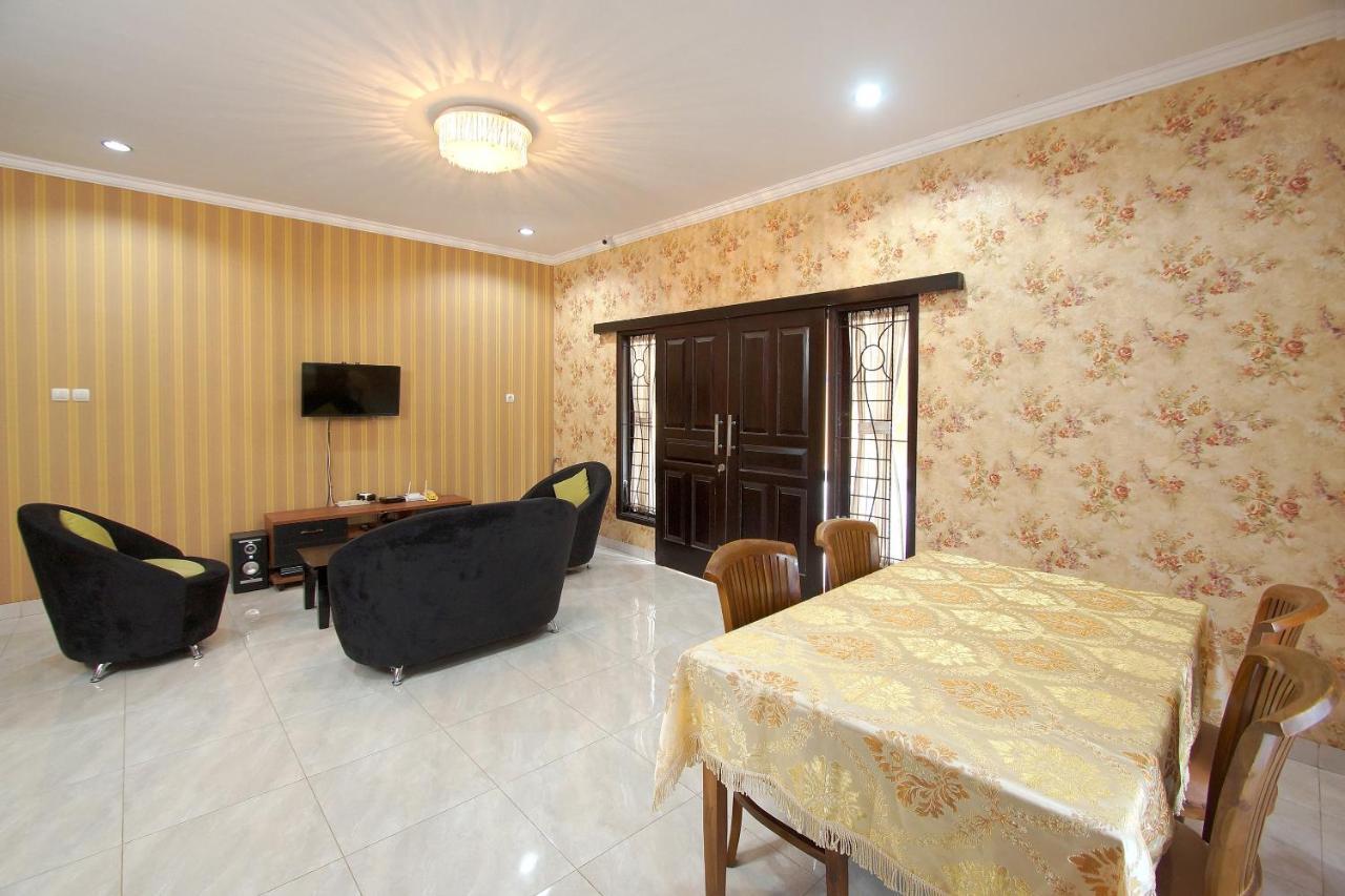 Oyo 347 Bayang Brothers Guest House Maguwo Екстер'єр фото