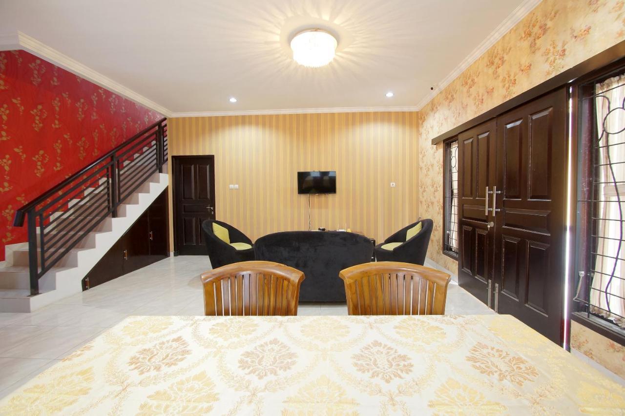 Oyo 347 Bayang Brothers Guest House Maguwo Екстер'єр фото