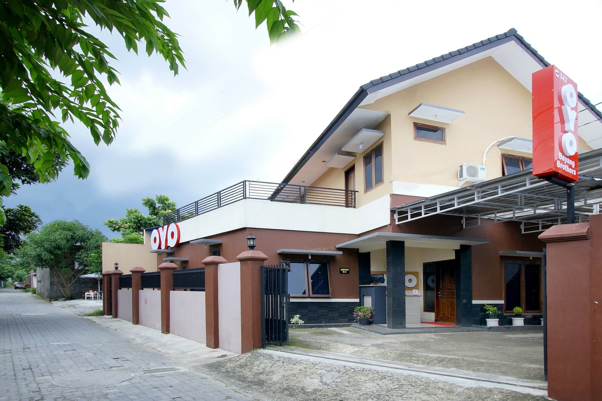 Oyo 347 Bayang Brothers Guest House Maguwo Екстер'єр фото